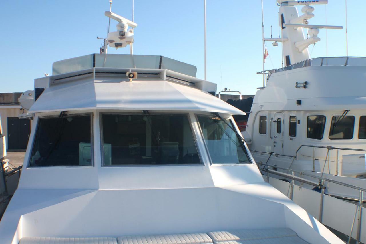 Your Own Private Yacht Hotel Сант Адриа де Бесос Екстериор снимка