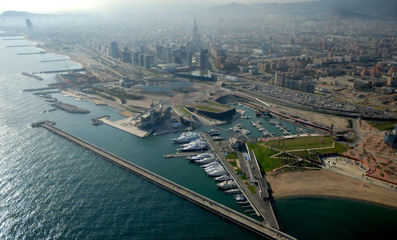 Your Own Private Yacht Hotel Сант Адриа де Бесос Екстериор снимка